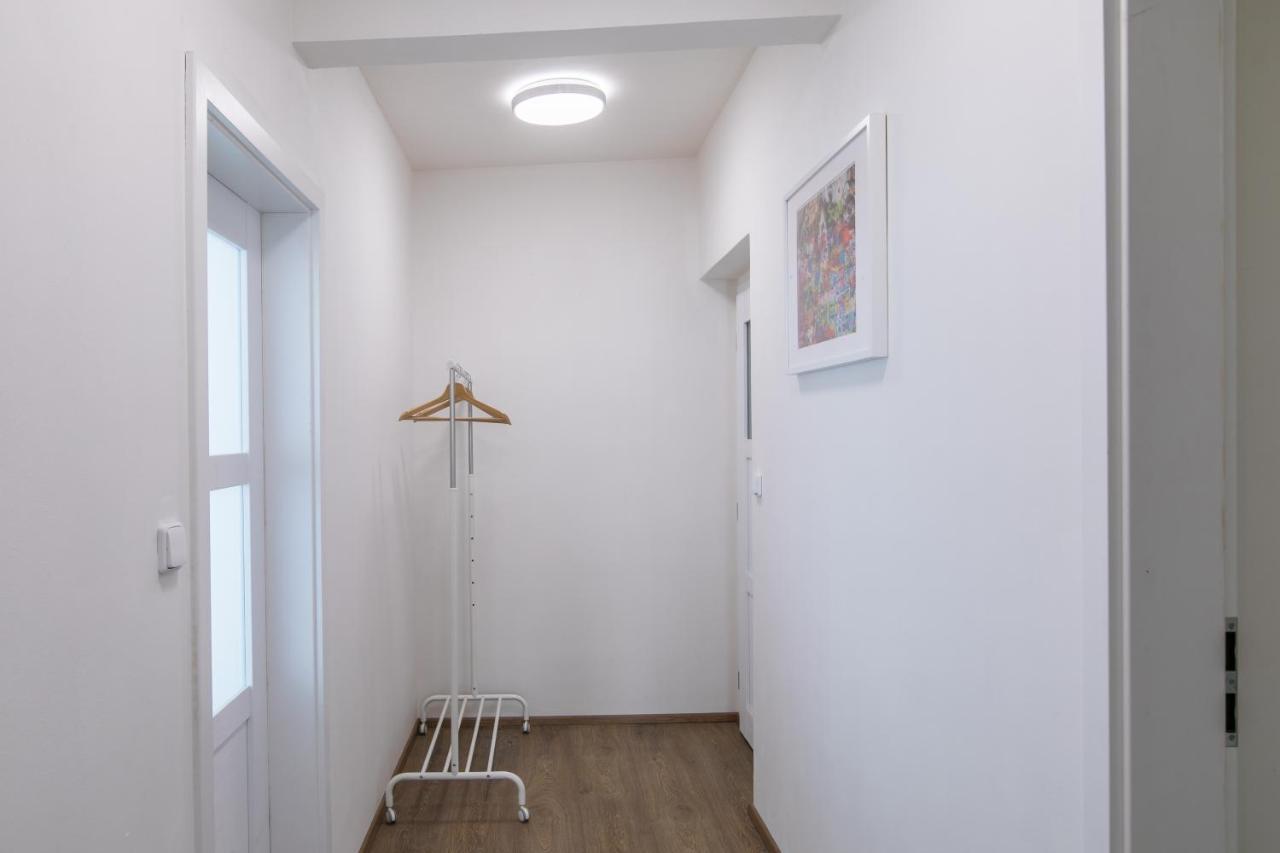 Cozy Apartment In Quiet Courtyard Near Charles Bridge 프라하 외부 사진