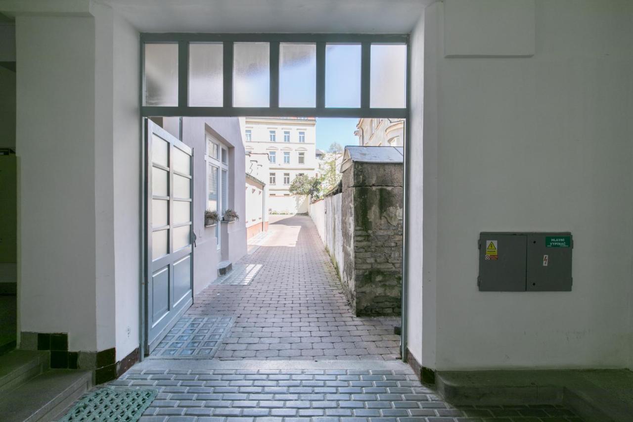 Cozy Apartment In Quiet Courtyard Near Charles Bridge 프라하 외부 사진