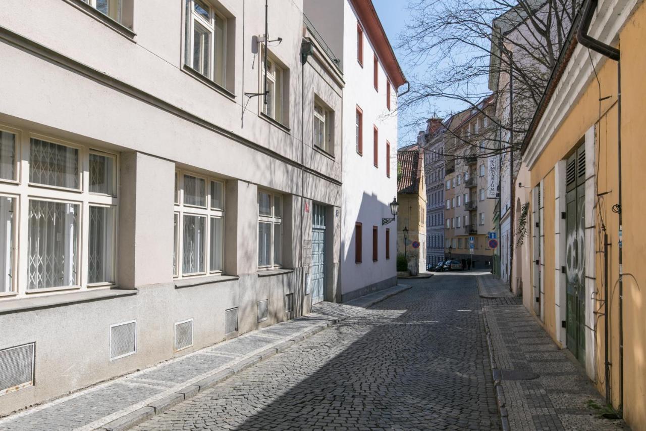 Cozy Apartment In Quiet Courtyard Near Charles Bridge 프라하 외부 사진